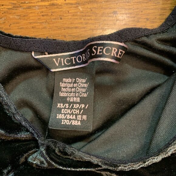 Victoria’s Secret Crushed Velvet Bodysuit Plunge Neck Open Back Cheeky XS/Small - Picture 6 of 11